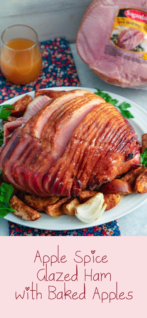 Jambon glacé aux pommes et épices avec pommes au four