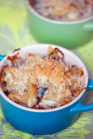 Caramelized Onion, Prosciutto, and Gorgonzola Mac and Cheese 6.jpg