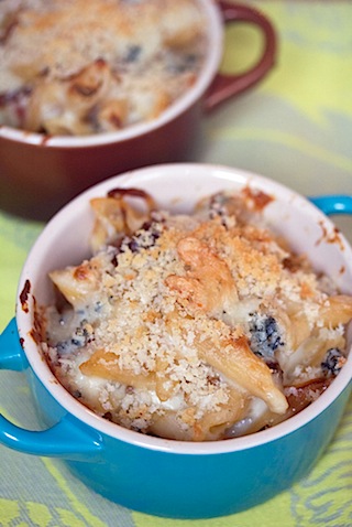 Caramelized Onion, Prosciutto, and Gorgonzola Mac and Cheese 9.jpg