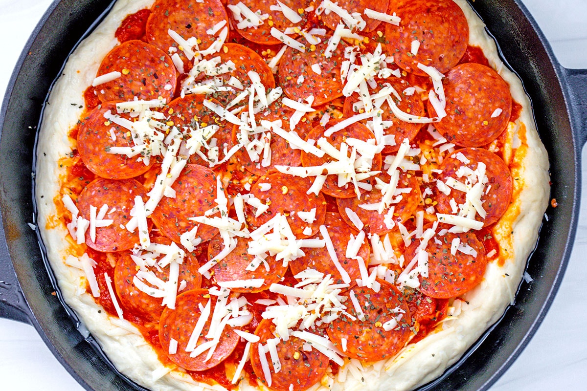 Cast-Iron Skillet Pizza Margherita