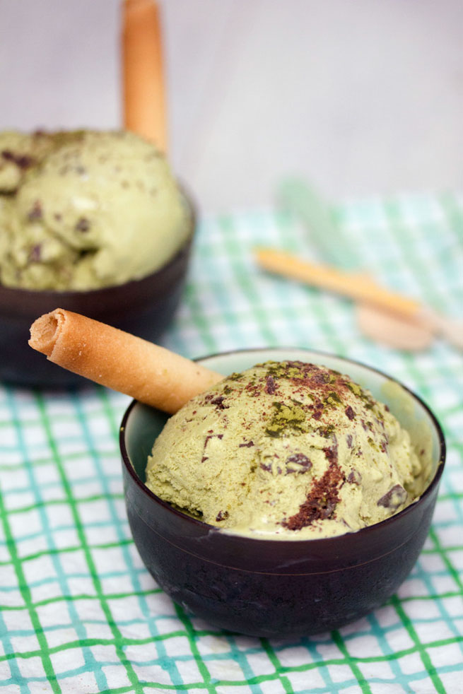 Chocolate Matcha Green Tea Ice Cream -- A refreshing ice cream packed with flavor and antioxidants! | wearenotmartha.com