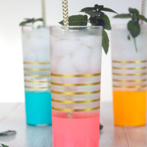 Chocolate Mint Coconut Gin Soda -- Made with fresh chocolate mint simple syrup and coconut seltzer | wearenotmartha.cm