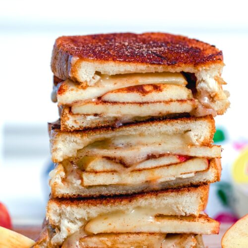 Cinnamon Sugar Brie and Apple Grilled Cheese -- For the ultimate simple fall comfort food, make this Cinnamon Sugar Brie and Apple Grilled Cheese. With layers of melty brie and apples sandwiched between toasty cinnamon sugar bread, this is the kind of comfort food you crave in the fall | wearenotmartha.com #grilledcheese #cinnamonsugar #brie #brieandapples #fallrecipes