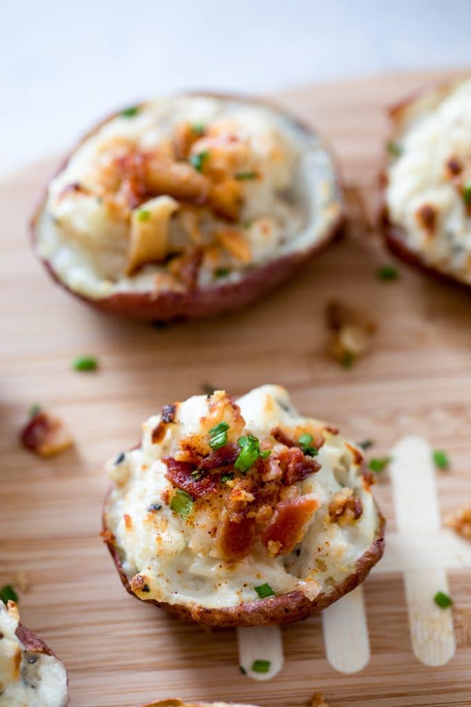 Clam Chowder Potato Skins – Whether you’re rooting for your home team or just in it for the food, these Clam Chowder Potato Skins are the perfect game day appetizer. And if you have any leftovers, they’re easy to repurpose the next day | wearenotmartha.com