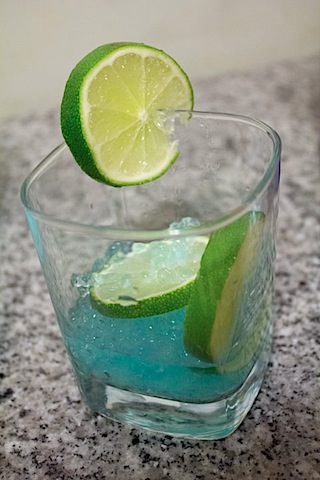 Cocktail-R-Evolution-Gin-Tonic-Limes.jpg