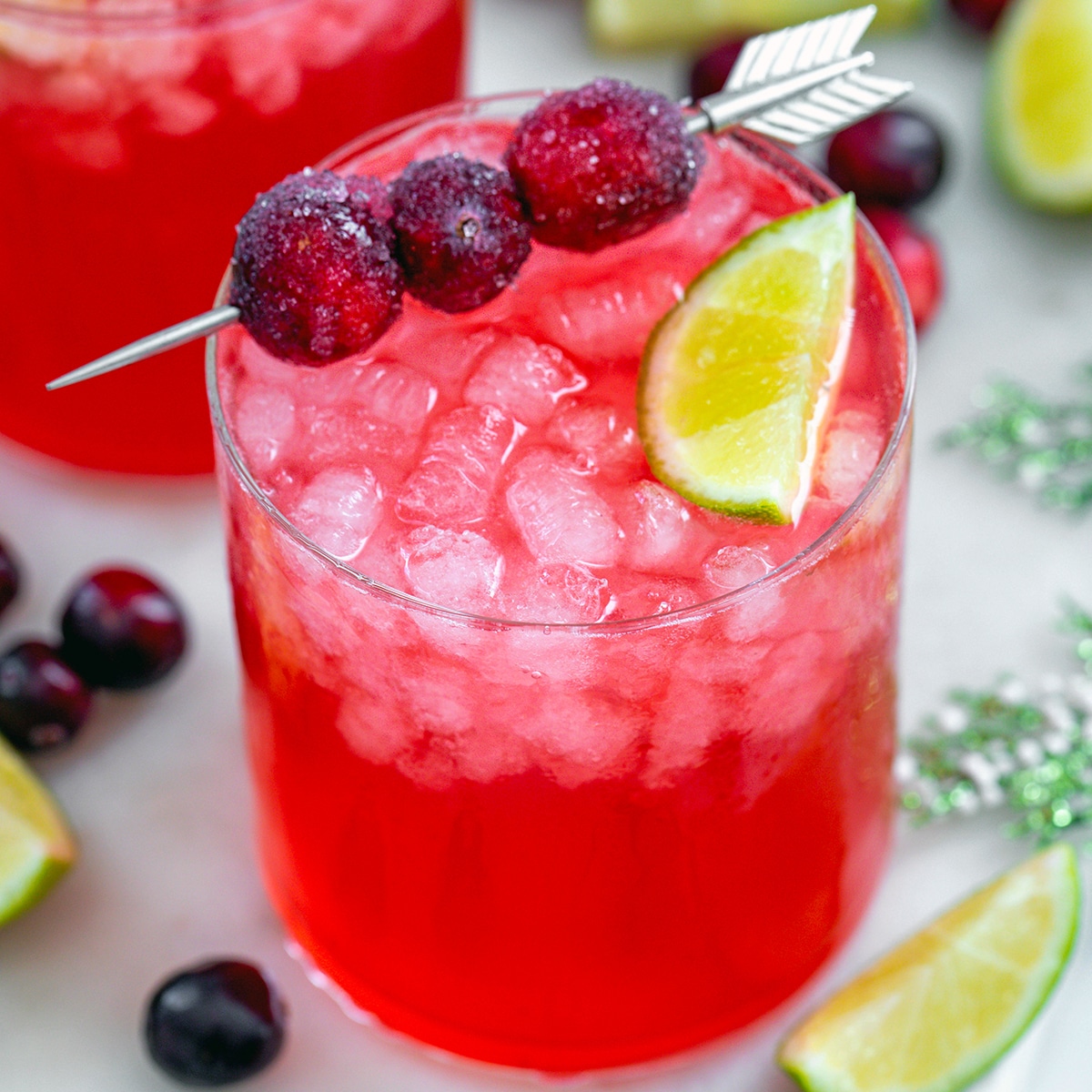 https://wearenotmartha.com/wp-content/uploads/Cranberry-Gin-Cocktail-Featured.jpg