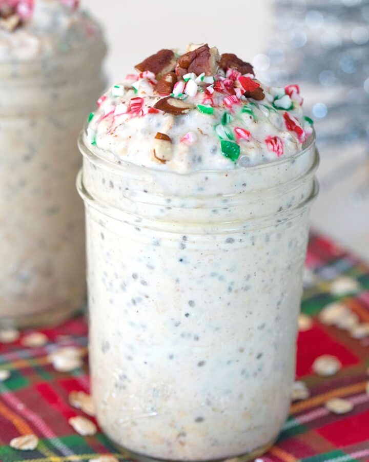 Eggnog Overnight Oats -- Eggnog season is short lived, so you better get your fill of it while you can! These Eggnog Overnight Oats give you the perfect excuse to indulge in eggnog for breakfast | wearenotmartha.com #eggnog #christmas #holidays #overnightoats #breakfast