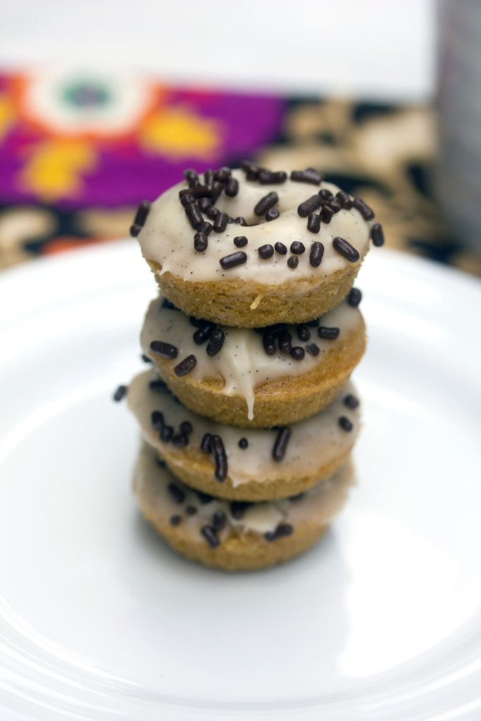 Espresso Doughnuts with Vanilla Sweet Cream Icing -- Mini doughnuts that taste like the Starbucks drink! | wearenotmartha.com