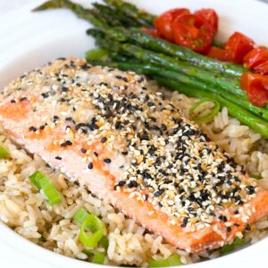 Everything Bagel Salmon -- With all the flavor of an everything bagel, this Everything Bagel Salmon is a whole lot healthier and the perfect easy weeknight dinner! | wearenotmartha.com