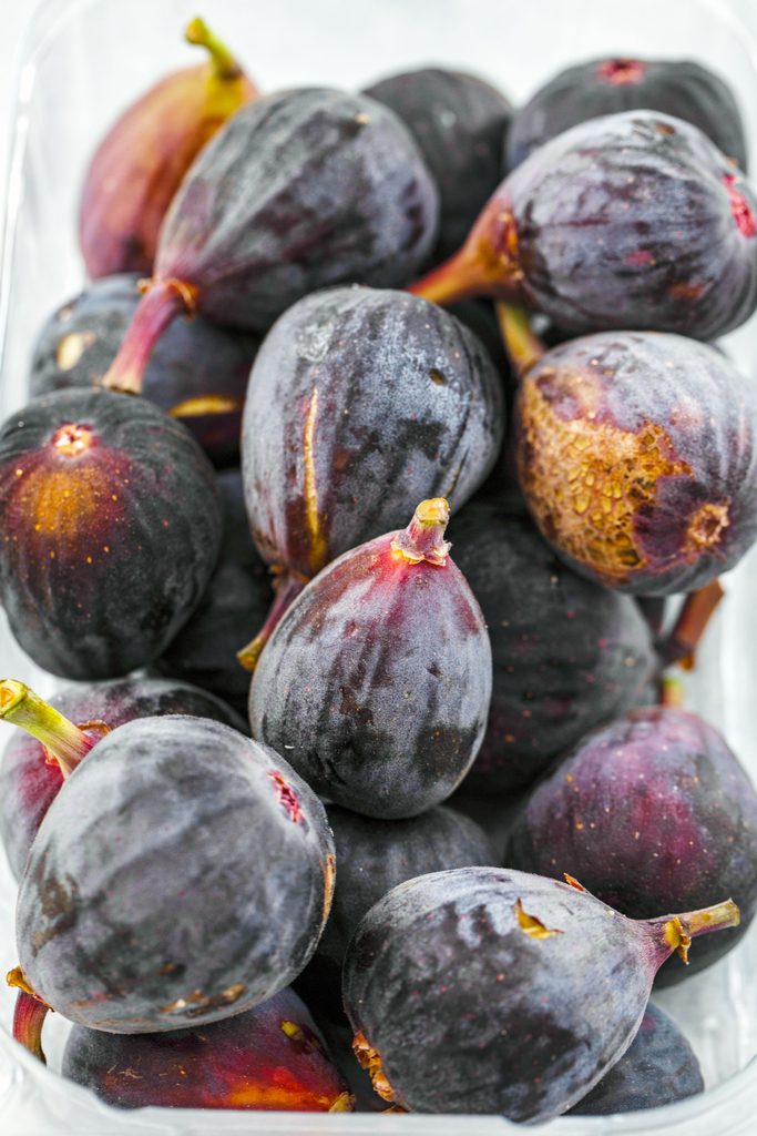 Overhead view of whole fresh figs