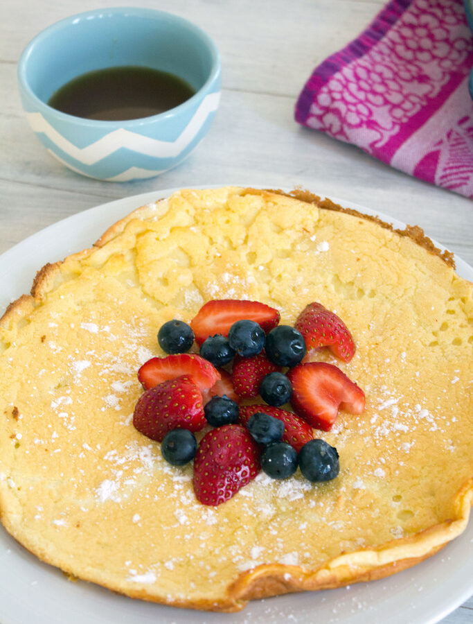 German Pancake with Berries -- Pancakes are always a good idea, but German pancakes are even more delicious and easier to make! Perfect for a lazy weekend morning | wearenotmartha.com