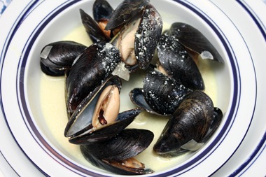 Ginger-Honey-Frozen-Yogurt-Mussels.jpg