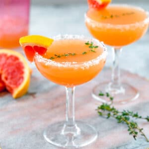 Grapefruit Lillet Cocktail -- Made with only three ingredients, this Grapefruit Lillet Cocktail is the perfect combination of bitter and sweet and makes for a refreshing cocktail any time of year | wearenotmartha.com #grapefruit #lillet #lilletblanc #vodka #grapefruitcocktail #cocktails