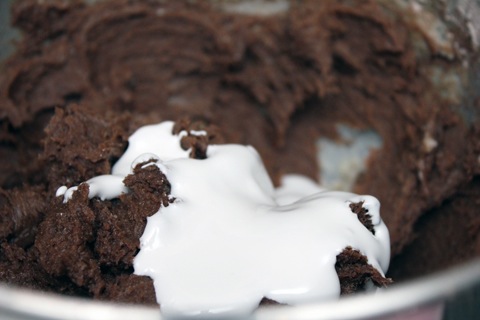 hot cocoa cookies with marshmallow bits