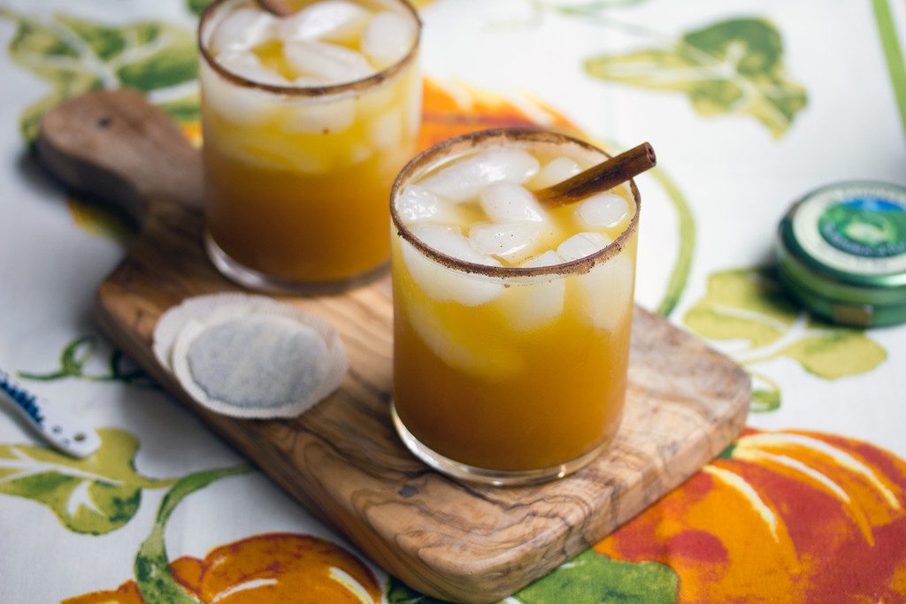 Iced Pumpkin Green Tea Cocktail -- A fall-inspired drink | wearenotmartha.com