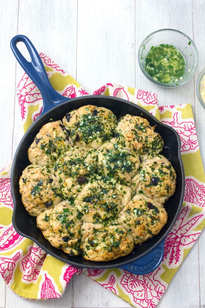 Jalapeño Cheddar Olive Rolls with Garlic-Parsley Butter -- Homemade pull-apart bread for your dinner party | wearenotmartha.com