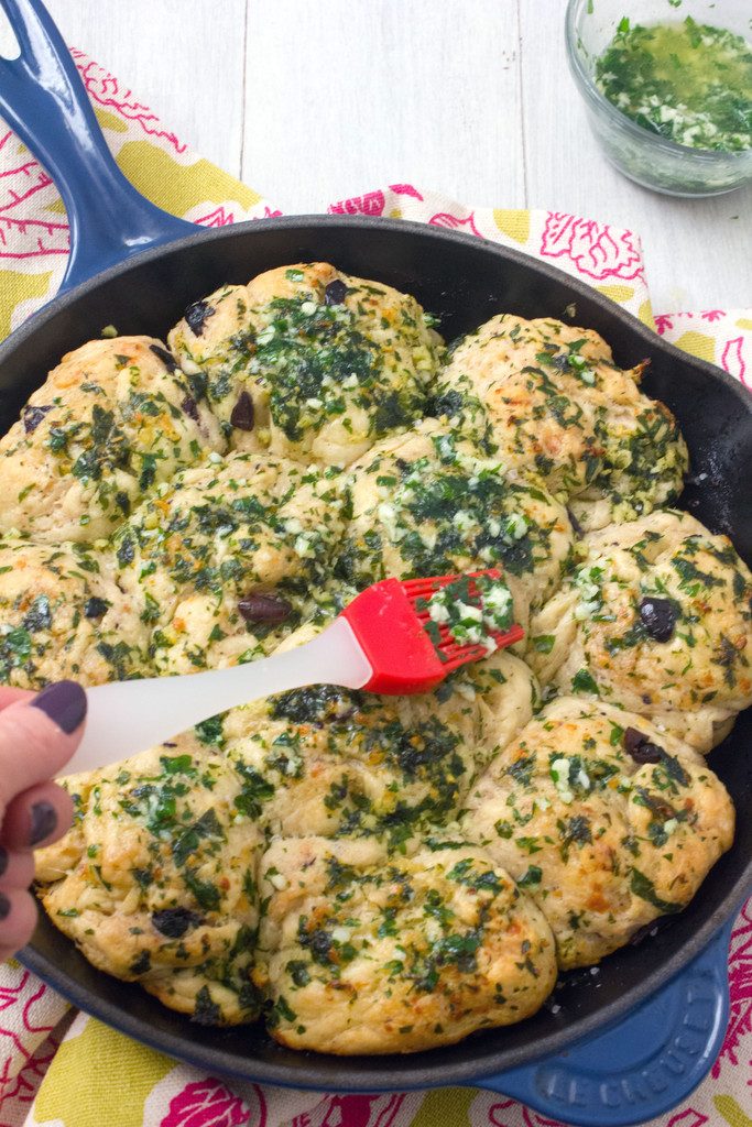 Jalapeño Cheddar Olive Rolls with Garlic-Parsley Butter -- Homemade pull-apart bread for your dinner party | wearenotmartha.com