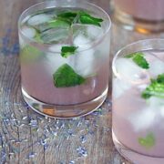 lavendel limonade Mojitos -- een mooie en smakelijke zomercocktail / wearenotmartha.com