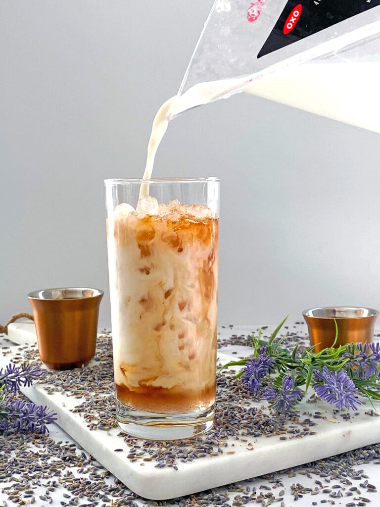 Iced Lavender Lattee, ice, Lavandula, coffeemaker, milk