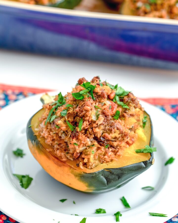 Moroccan-Style Stuffed Acorn Squash -- If you're looking for the kind of comfort food that's both hearty and healthy, this Moroccan-Style Stuffed Acorn Squash is the perfect cold weather dinner for you | wearenotmartha.com