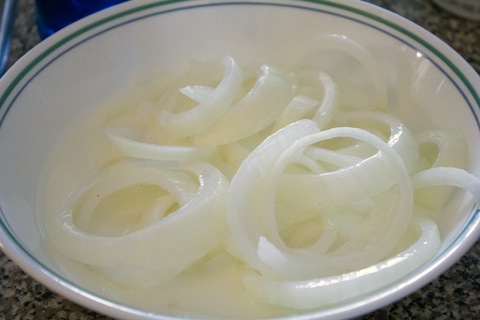 https://wearenotmartha.com/wp-content/uploads/Ninja-Fryer-Onions-Rings-Buttermilk-Onions.jpg