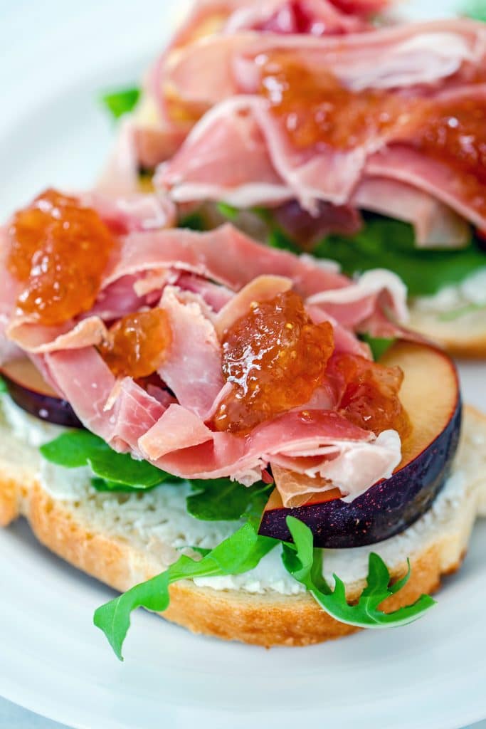 Open-Faced Prosciutto and Egg Sandwich Recipe: How to Make It