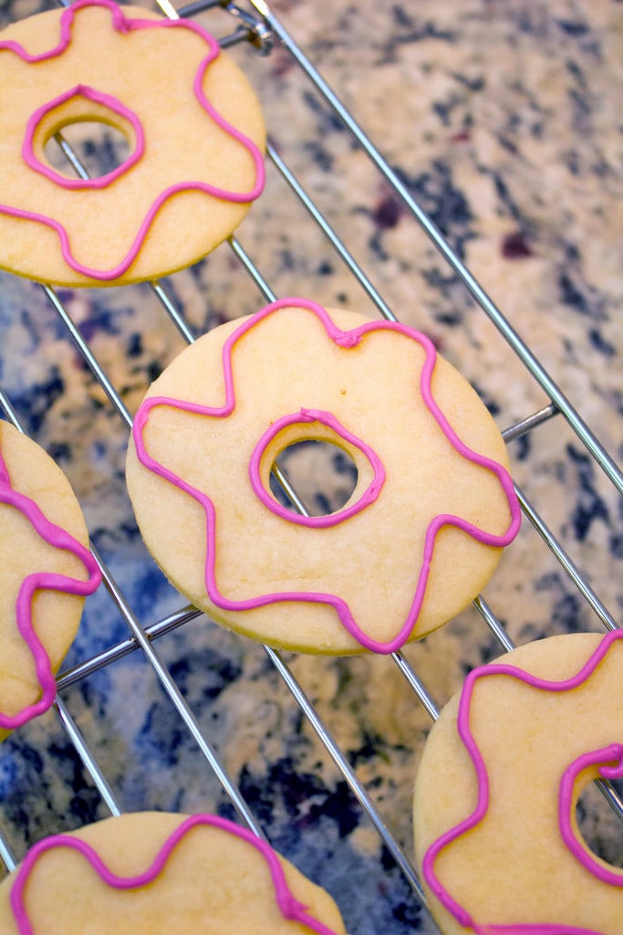 Doughnut cookie with thick "blob" icing outline