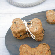 Peanut Butter Cheddar Dog Bones -- These peanut butter dog bones were created especially for our furry friends and are treats made with real ingredients, like peanut butter, cheddar cheese, and blueberries, so you can feel good about feeding them to your pup | wearenotmartha.com