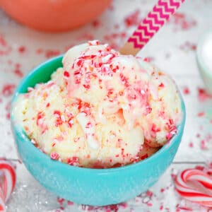 Peppermint Marshmallow Ice Cream -- 'Tis the season for candy cane desserts and festive ice cream flavors. This Peppermint Ice Cream with homemade marshmallow fluff will get you in the holiday spirit! | wearenotmartha.com #candycanes #peppermint #icecream #holidayicecream #christmasicecream