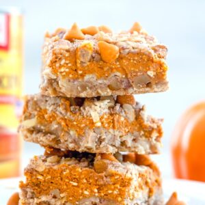 Pumpkin Pie Bars -- Craving pumpkin pie, but want something a bit more trendy and portable? These Pumpkin Pie Bars are an easy-to-make treat, packed with fall flavors | wearenotmartha.com