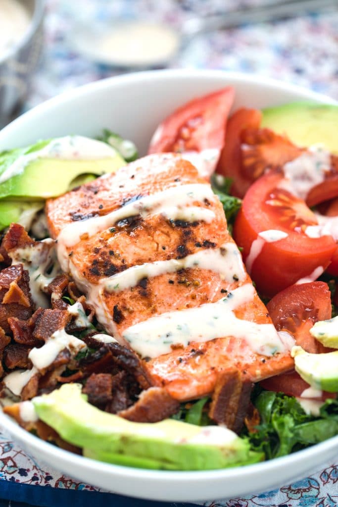 Salmon BLT Salad -- If you love BLT sandwiches, you'll love this Salmon BLT Salad with Chipotle Buttermilk Dressing. It takes the classic sandwich and flips it into a healthier, antioxidant-packed meal | wearenotmartha.com