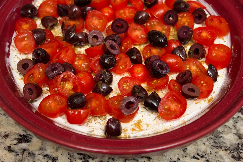 Tomato_and_Olives_Greek_Dip