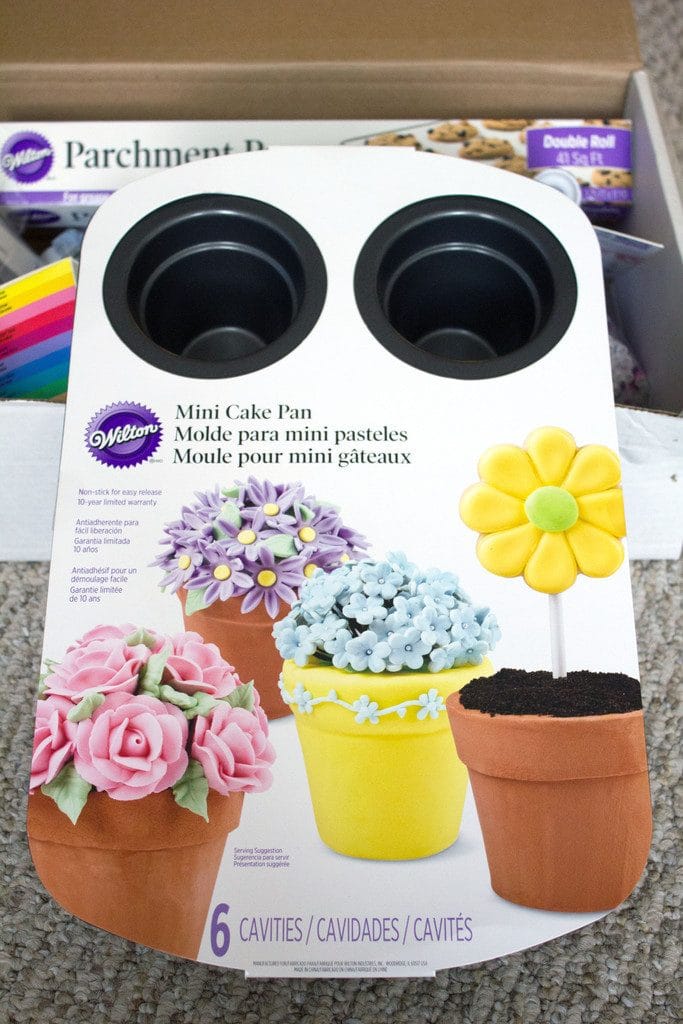 Overhead view of Wilton flower pot cake pan