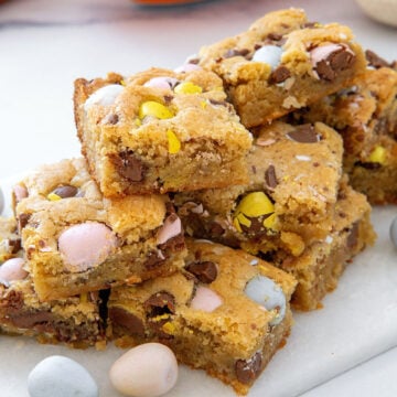 Closeup view of Cadbury Mini egg blondies.