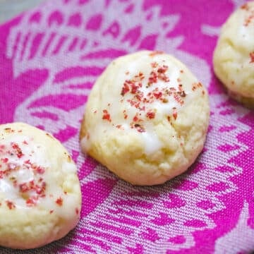 Closeup view of grapefruit pink peppercorn cookies.